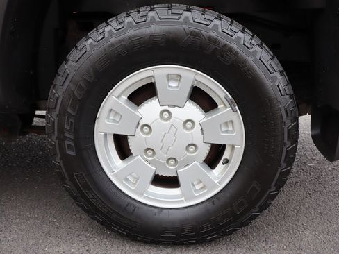 Used 2005 Chevrolet Colorado LS image 38