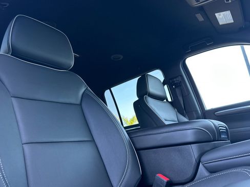 New 2026 Chevrolet Suburban Premier image 18