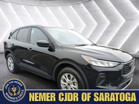Used 2025 Ford Escape Active AWD/4WD image 1
