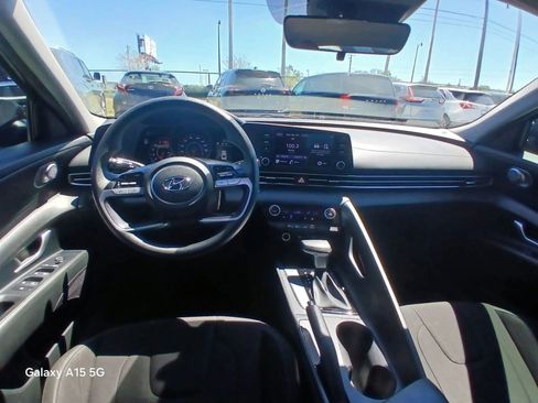 Used 2022 Hyundai Elantra SEL image 24