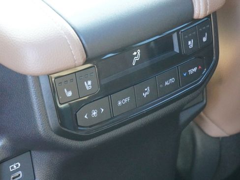 Used 2026 Toyota Grand Highlander AWD Hybrid image 18