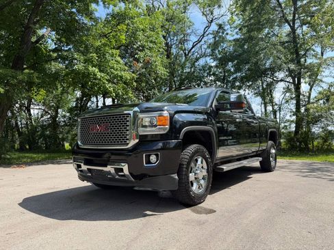 Used 2017 GMC Sierra 3500 Denali w/ Duramax Plus Package AWD/4WD image 88