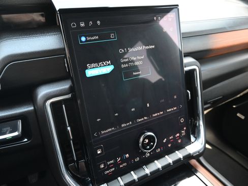 Used 2025 GMC Yukon Denali image 37