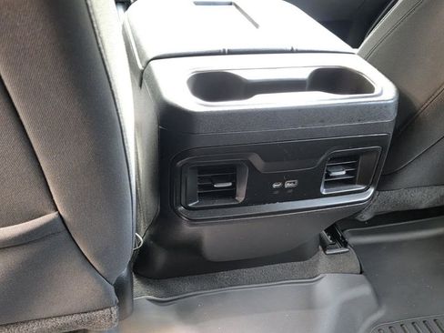 Used 2022 Chevrolet Silverado 1500 LT Trail Boss w/ Convenience Package II image 9