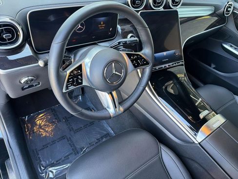 Used 2024 Mercedes-Benz GLC 300 4MATIC image 4