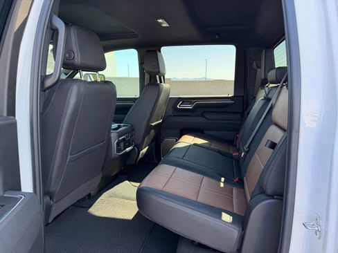 Used 2025 Chevrolet Silverado 2500 High Country w/ High Country Premium Package AWD/4WD image 23