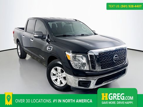 Used 2017 Nissan Titan SV image 1