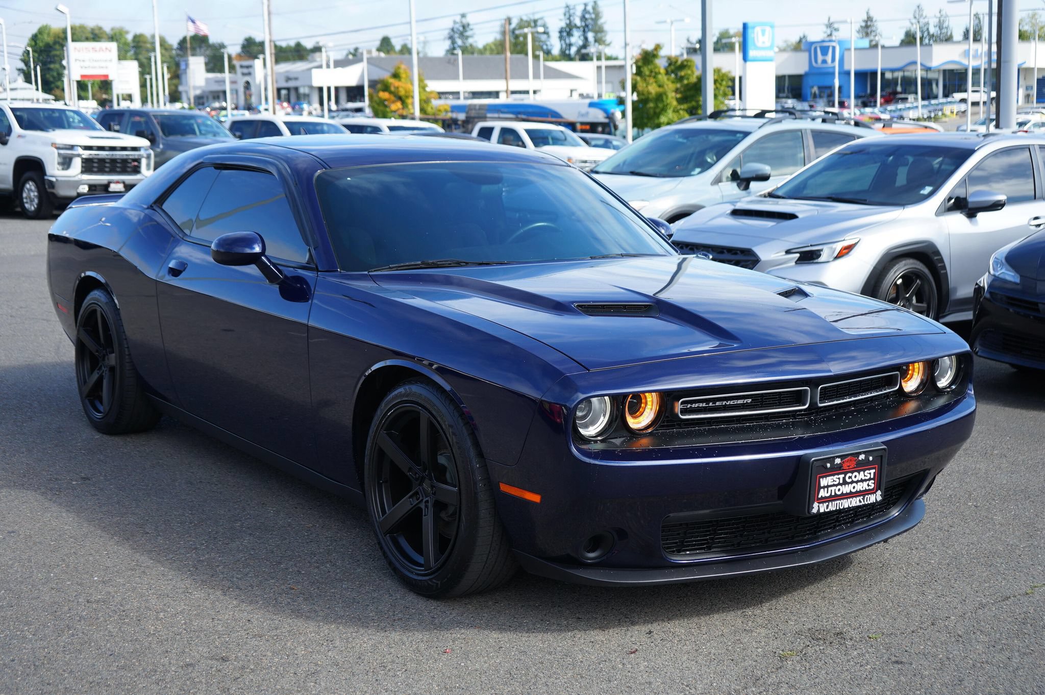 Used 2015 Dodge Challenger SXT w/ Driver Convenience Group RWD image 8