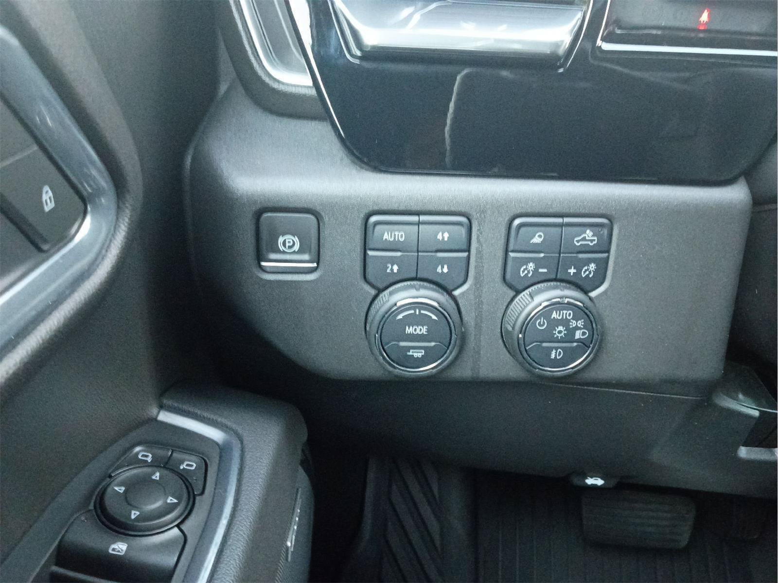 Used 2025 Chevrolet Silverado 1500 LT Trail Boss w/ LT Trail Boss Premium Package AWD/4WD image 21