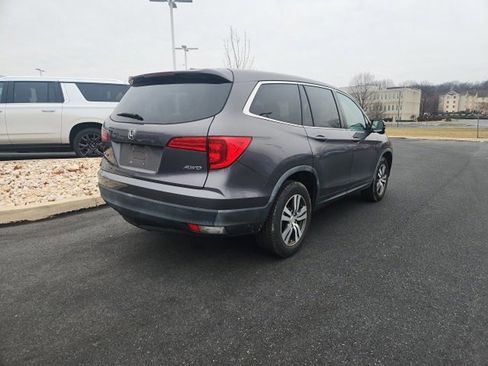 Used 2017 Honda Pilot EX image 5