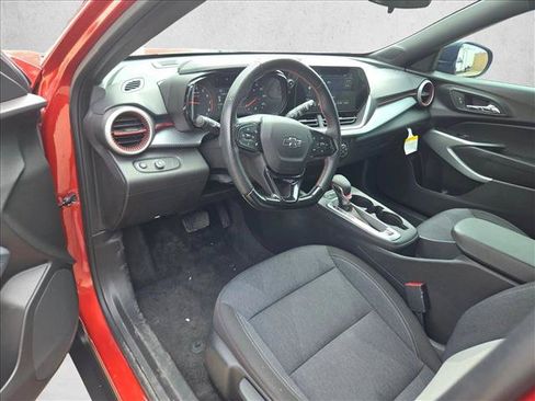 Used 2024 Chevrolet Trax RS w/ Driver Confidence Package FWD image 11