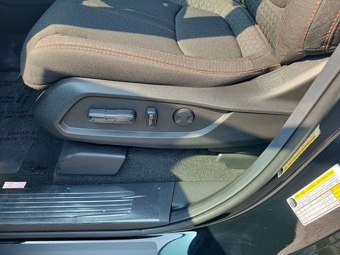 New 2025 Honda Pilot Sport image 16