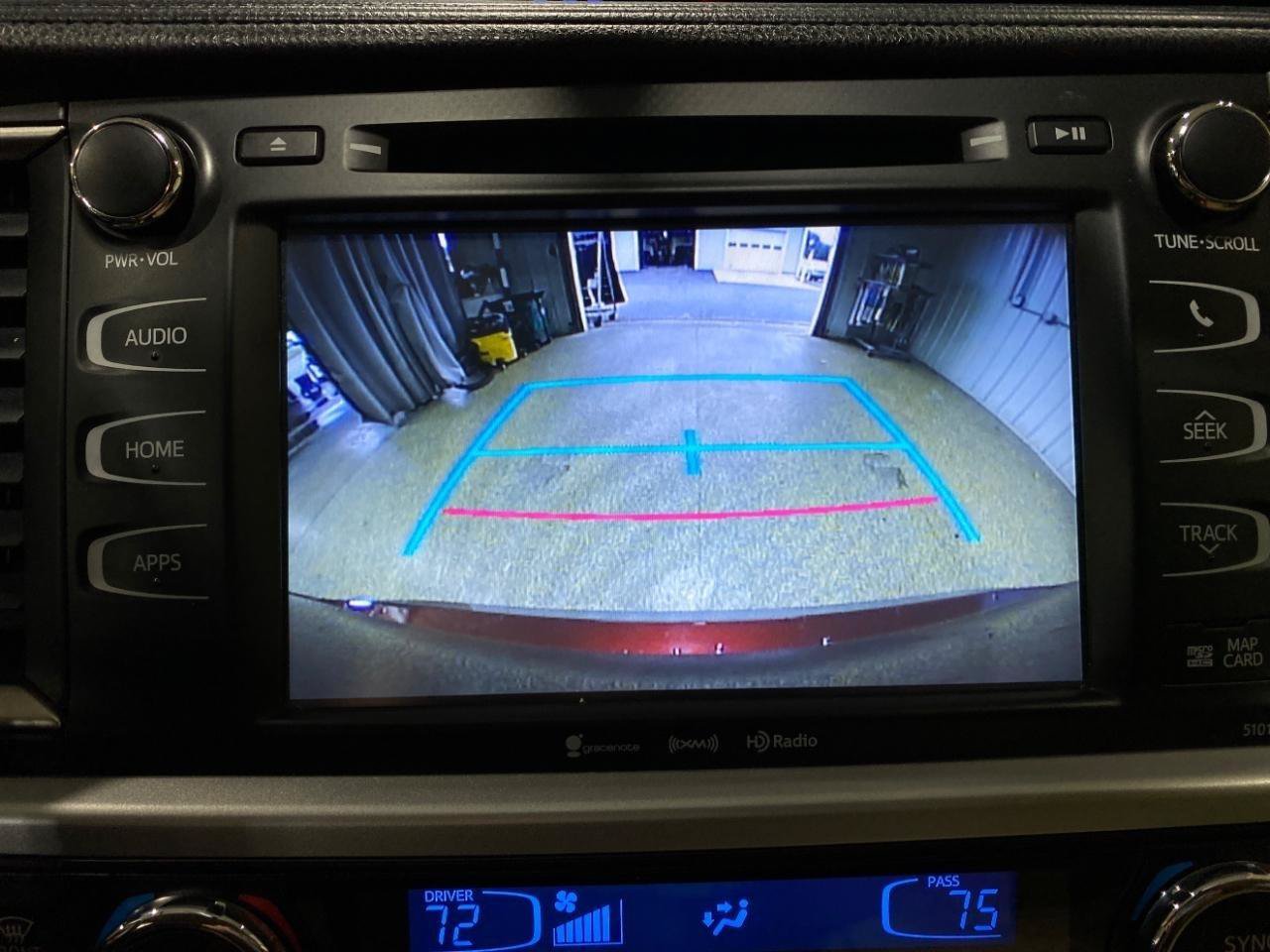 Used 2016 Toyota Highlander XLE AWD/4WD image 17