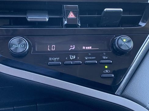 Used 2023 Toyota Camry SE FWD image 22