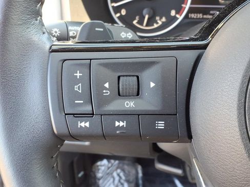 Used 2023 Nissan Rogue SL AWD/4WD image 29