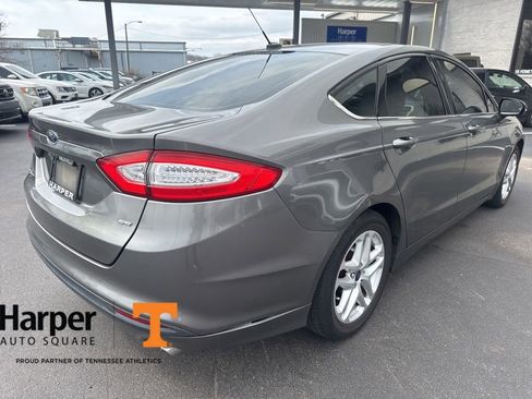 Used 2014 Ford Fusion SE image 5