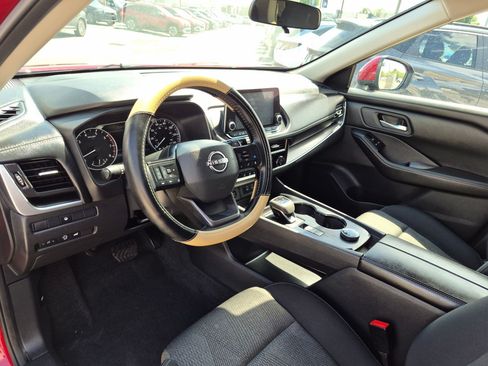 Used 2026 Nissan Rogue SV AWD/4WD image 16
