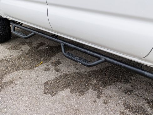 Used 2018 Toyota Tacoma SR5 image 12