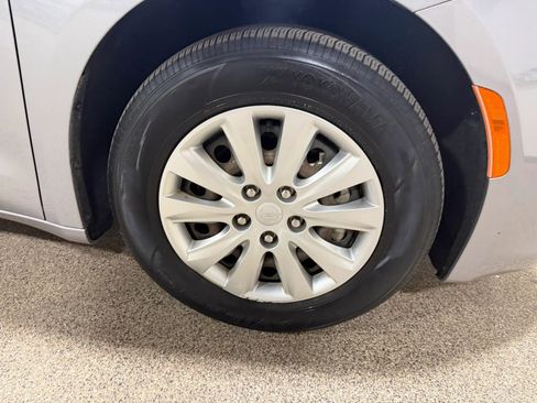 Used 2021 Chrysler Voyager L FWD image 62