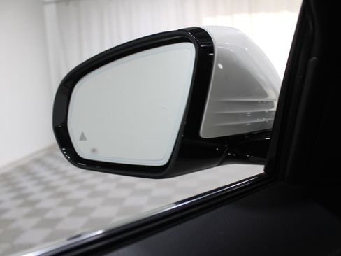 Used 2020 Mercedes-Benz S 560 Sedan image 17