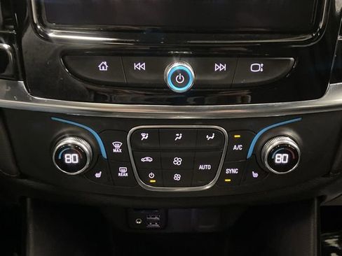 Used 2023 Chevrolet Traverse RS image 20