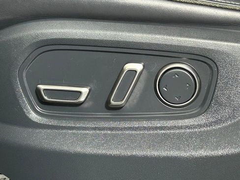Used 2023 Rivian R1S Adventure AWD/4WD image 32