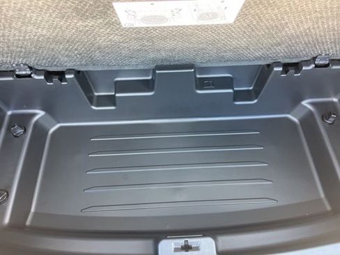 New 2026 Chevrolet Traverse LT w/ Enhanced Driving Package image 7