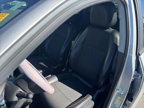 Used 2021 Chevrolet Trax LT w/ LT Convenience Package image 10