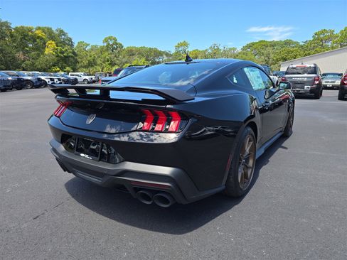 New 2025 Ford Mustang Dark Horse image 4