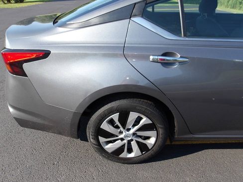 Used 2019 Nissan Altima 2.5 S FWD image 32