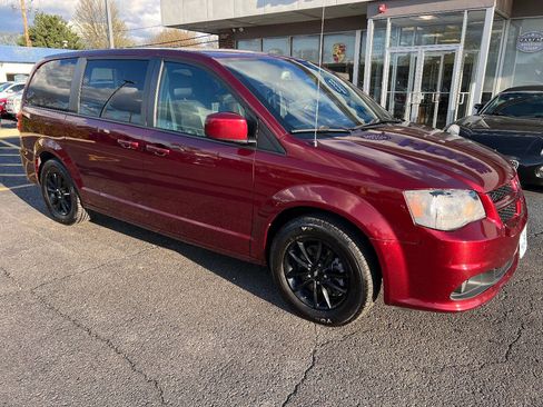 Used 2019 Dodge Grand Caravan GT image 4