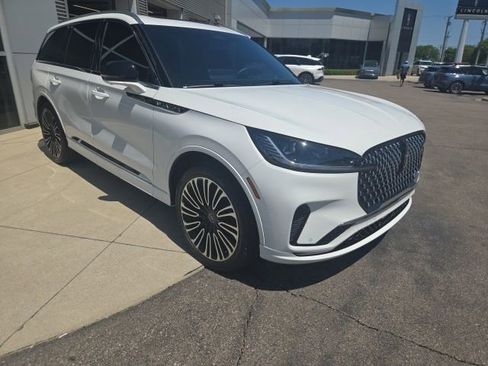 Used 2025 Lincoln Aviator Black Label AWD/4WD image 13