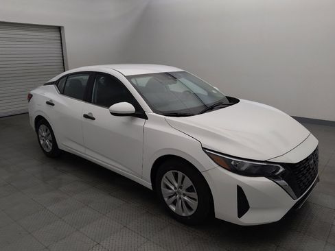 Used 2025 Nissan Sentra S image 11