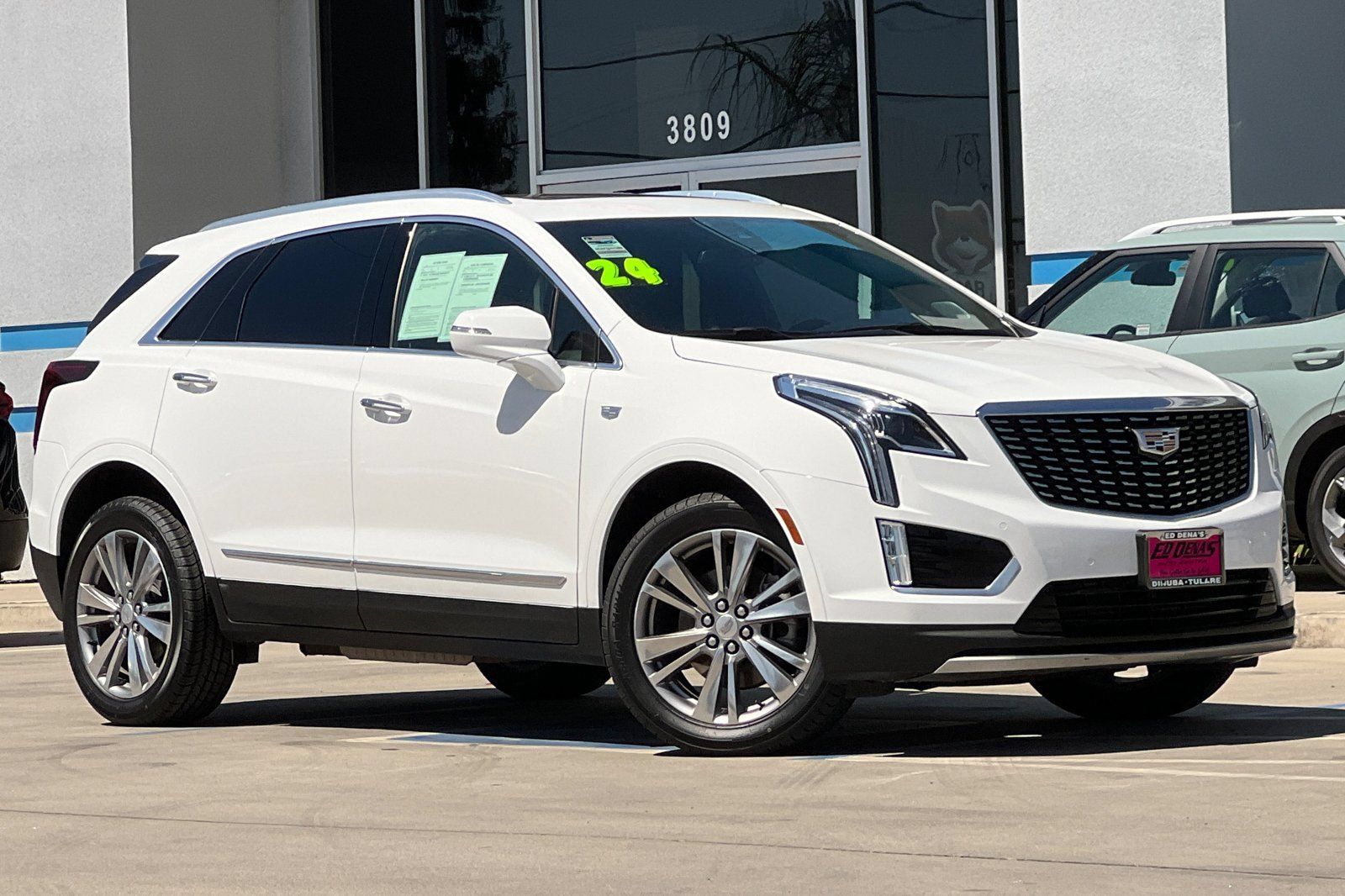 Used 2024 Cadillac XT5 Premium Luxury FWD image 2