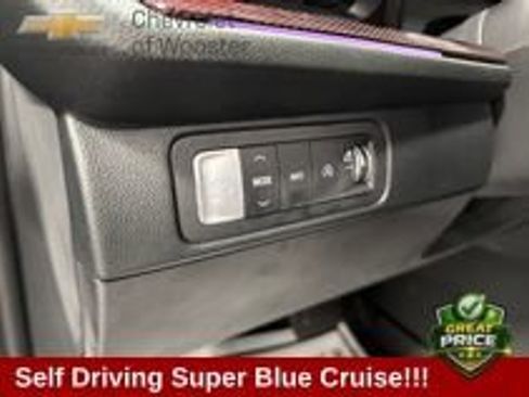 New 2026 Chevrolet Traverse RS w/ LPO, Floor Liner Package AWD/4WD image 11