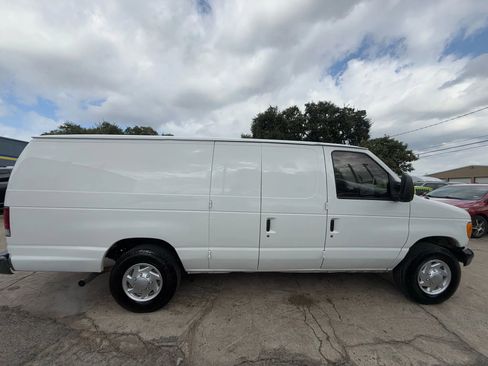 Used 2007 Ford E-250 and Econoline 250 Extended image 8