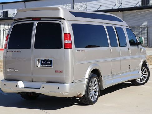 Used 2020 GMC Savana 2500 Extended w/ Enhanced Convenience Package image 10