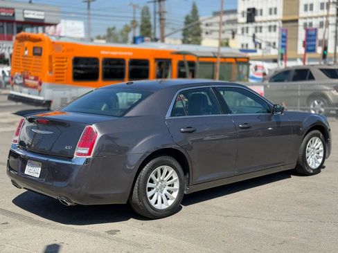 Used 2014 Chrysler 300 RWD image 19