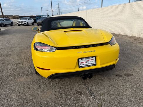 Used 2021 Porsche 718 Boxster S image 5