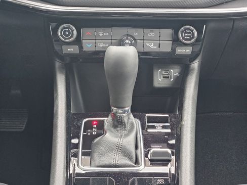 New 2026 Jeep Compass Latitude image 12