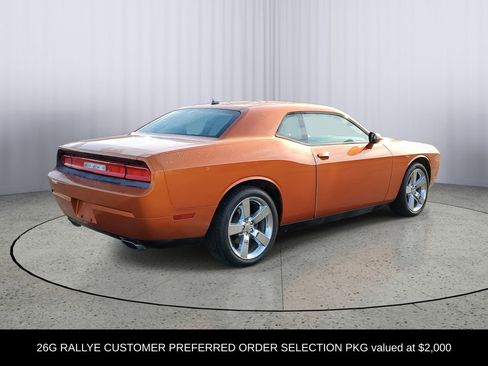 Used 2011 Dodge Challenger Base image 3