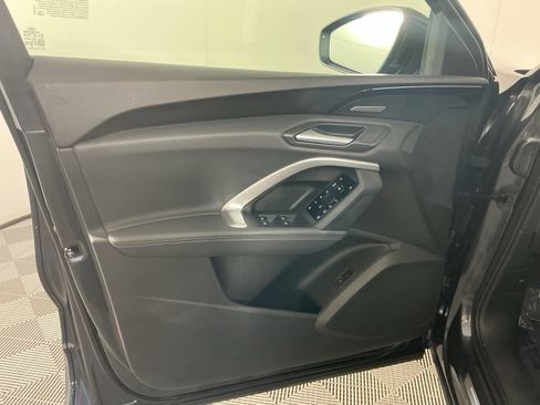 Used 2025 Audi Q5 Premium Plus w/ Premium Plus AWD/4WD image 13