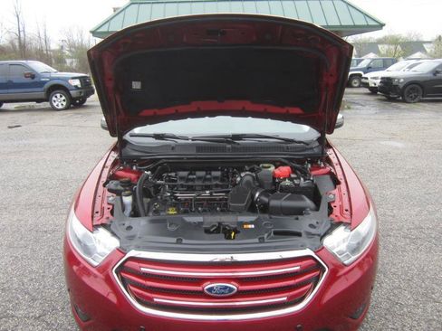 Used 2013 Ford Taurus Limited FWD image 28