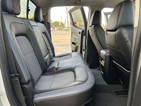 Used 2019 Chevrolet Colorado Z71 AWD/4WD image 16