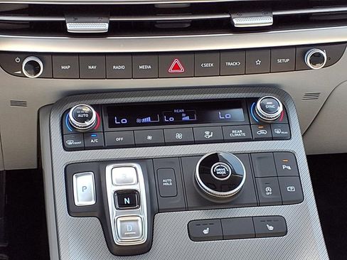 Used 2025 Hyundai Palisade SEL FWD image 15