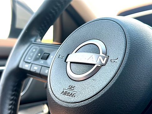 Used 2023 Nissan Rogue Platinum w/ Platinum Premium Package FWD image 32