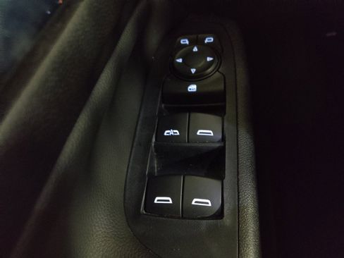 Used 2020 Chevrolet Equinox Premier image 27