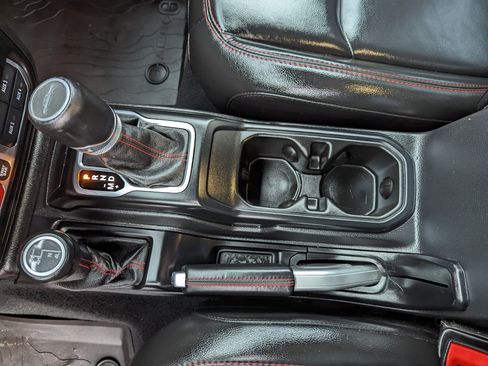 Used 2020 Jeep Gladiator Rubicon w/ Dual Top Group image 21