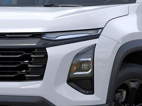 New 2027 Chevrolet Equinox LT w/ Convenience Package II FWD image 10
