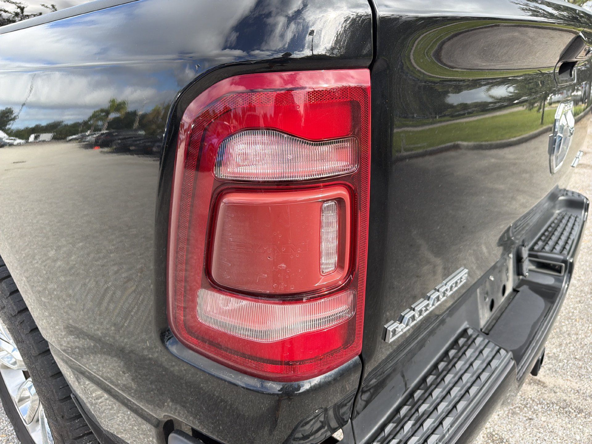 Used 2023 RAM 1500 Laramie AWD/4WD image 11